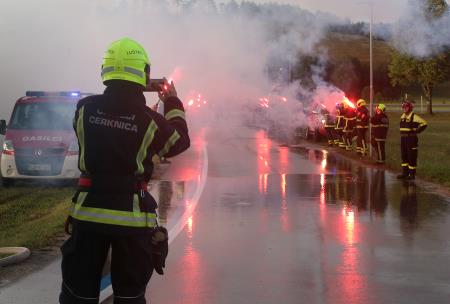 PRIHOD NOVE GASILSKE CISTERNE PGD UNEC 10 FOTO LJUBO VUKELIČ